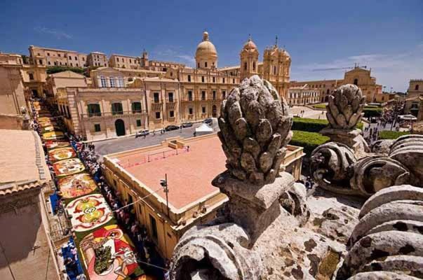 Casa Vacanza Na Zia Agnese Noto Exteriör bild